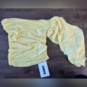 NWT aiirz Women's Yellow Top